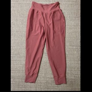 Old Navy Performance Joggers Size L